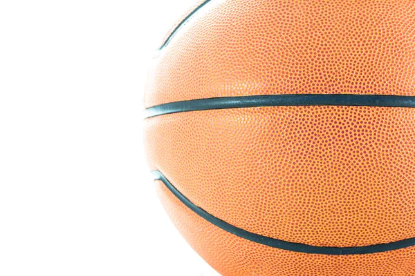 Basketball isoliert auf weißem Hintergrund — Stockfoto