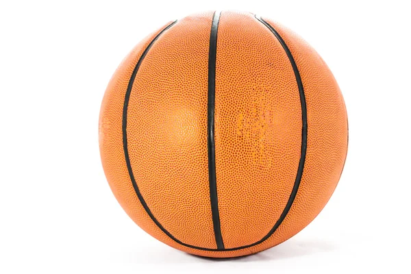 Basketball isoliert auf weißem Hintergrund — Stockfoto