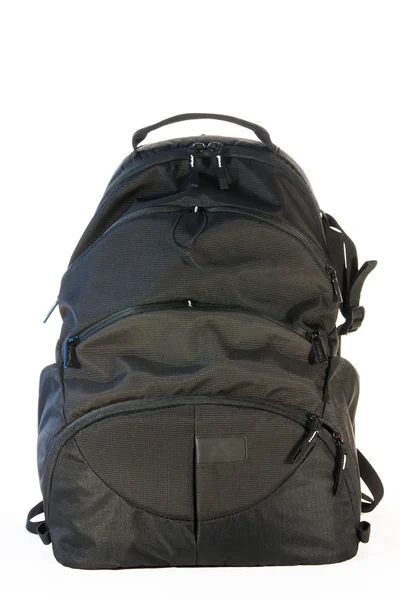 Beyaz arka plan üzerinde siyah sırt çantası duran — Stok fotoğraf