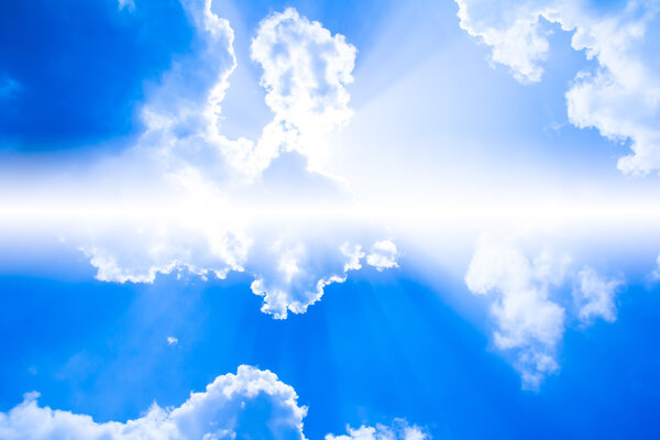 голубое небо с облаком