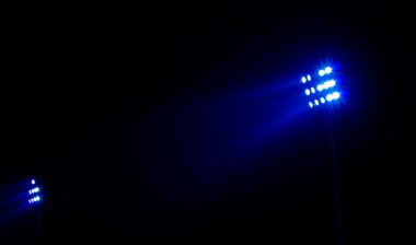 Gece spor sahasının Stadyumu projektörler 