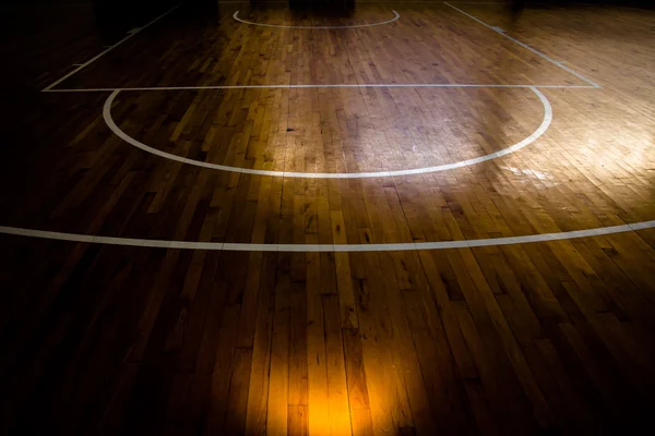 Dřevěná podlaha basketbalové hřiště — Stock fotografie