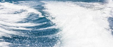 Geminin kıç arkasında köpüklü uyku modundan çıkarma 