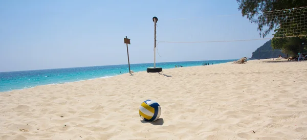 Volleyball am Strand — Stockfoto