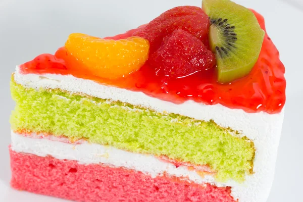 Вкусный кусок торта на тарелке, фруктовый торт — стоковое фото