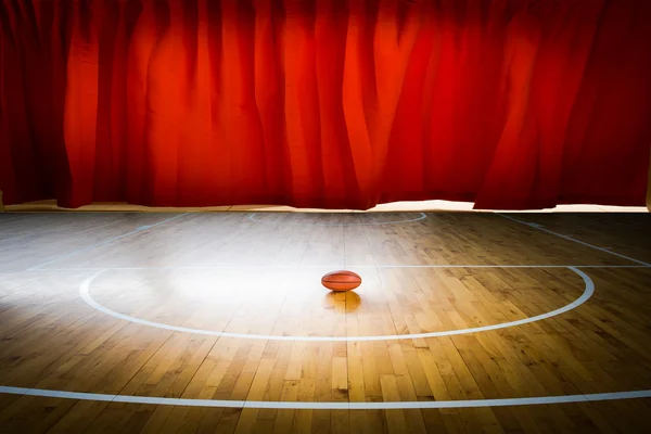 木製の床のバスケット ボール コート — ストック写真