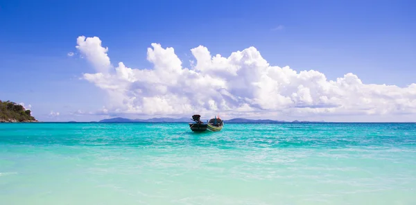 Boot auf See schön — Stockfoto