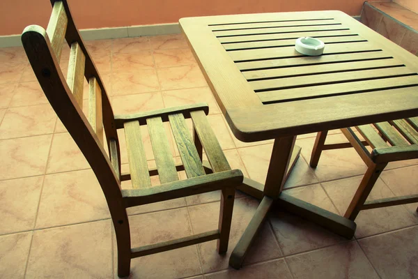 Houten tafel houten stoel — Stockfoto
