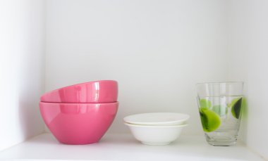 Modern iç tablo ayarı ile dekore edilmiştir.