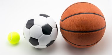 Basketbol ve futbol topu tenis topu beyaz