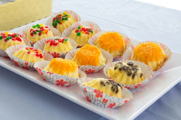 Läckra cupcake på bord — Stockfoto