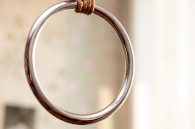 Yüzük shibari asmak için