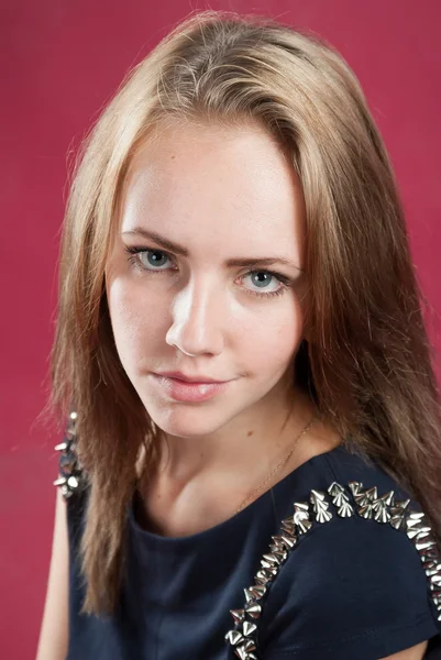 Close-up portrait of pretty positive girl — Stock Photo, Image