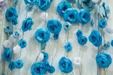 Romantik çiçek arka plan mavi kağıt çiçekler düğün dekor için