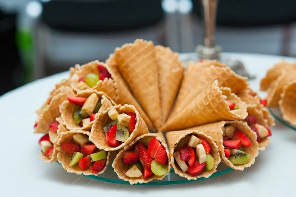 Dessert of fresh fruit on the table — Stock Photo, Image