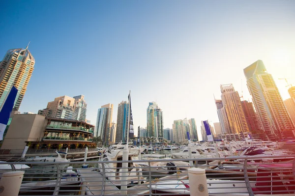 Dubai, UAE - November 30, 2013: Skyscrapers in the setting sun i — Stock Photo, Image