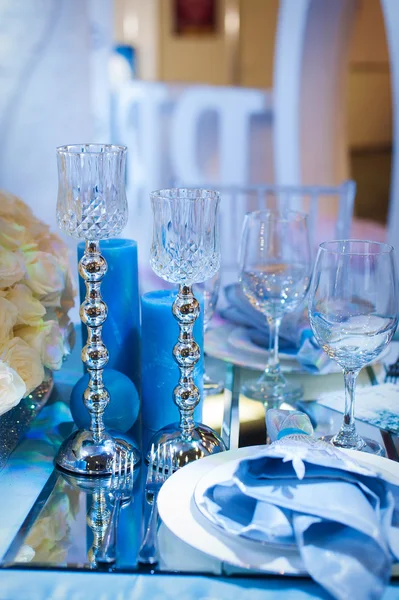 Table setting in maritime style with candles — Stock Photo, Image