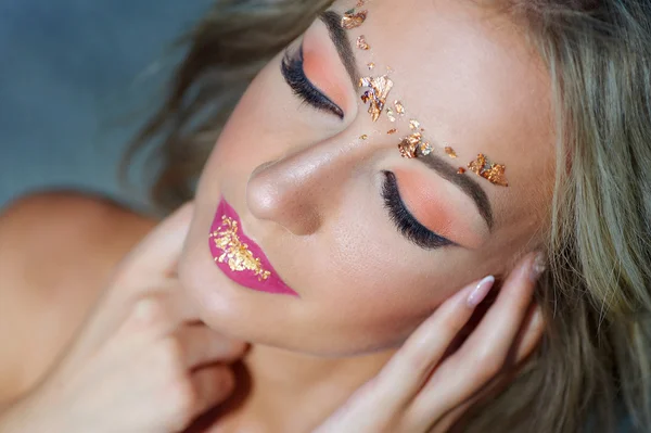 Schöne Mode Luxus Make-up mit perfekter Haut — Stockfoto