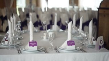 güzel bir düğün yemeği için tablo restoranda servis