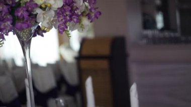 güzel bir düğün yemeği için tablo restoranda servis