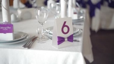 güzel bir düğün yemeği için tablo restoranda servis