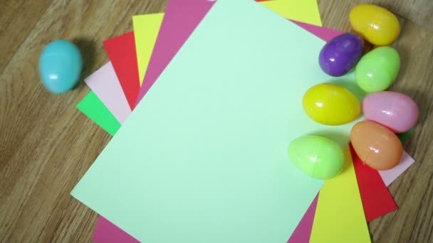 Bello sfondo colorato con uova di Pasqua — Video Stock