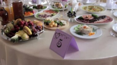 güzel düğün masa restoranda servis