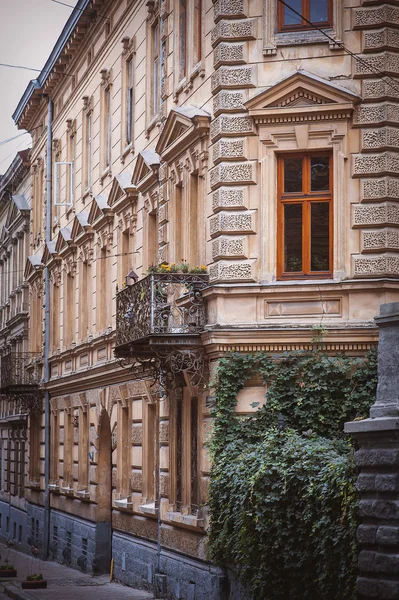 Architecturale details van oude gebouwen, lviv. Lviv is een stad in w — Stockfoto