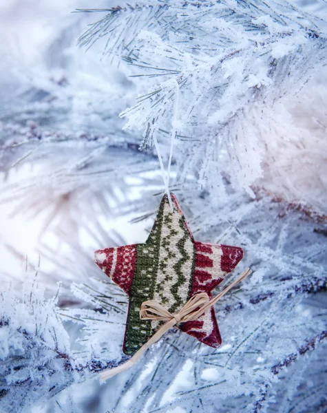 Fundos de Natal. Decoração de Natal no fundo borrão. — Fotografia de Stock