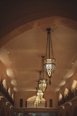 Doğu tarzında lamba