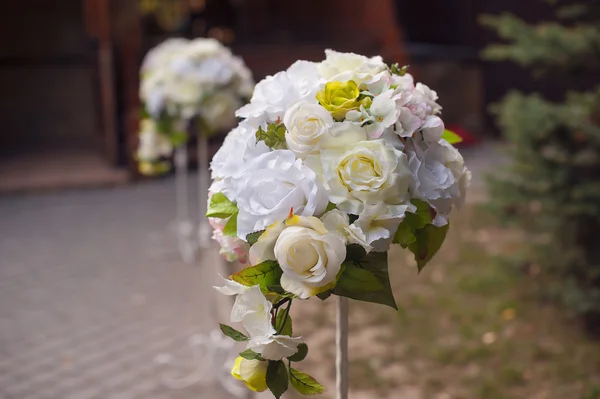 Bruiloft decoratie van bloemen — Stockfoto