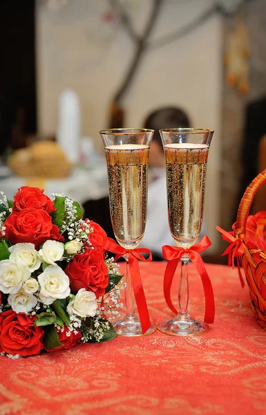 Gafas rojas de boda — Foto de Stock