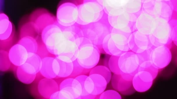 Lumières multicolores déconcentrées dans la ville la nuit