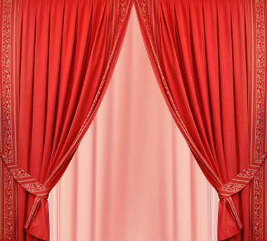 Kırmızı Perdeler