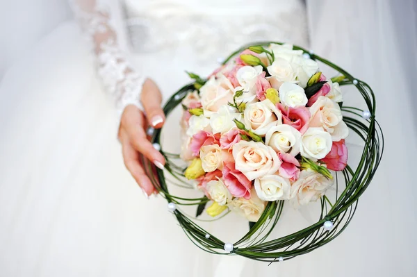 Bruid met bruids boeket Wedding Bouquet — Stockfoto