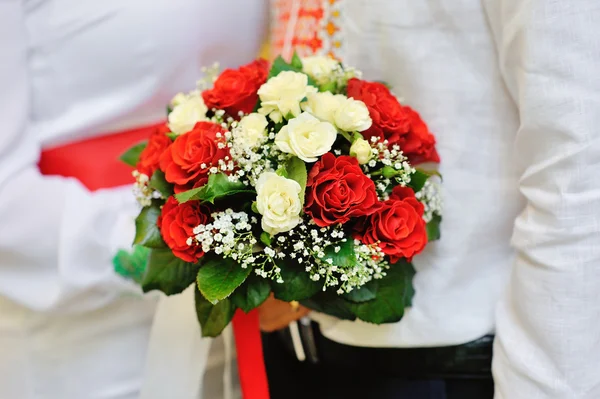 在乌克兰风格的新娘花束 — 图库照片