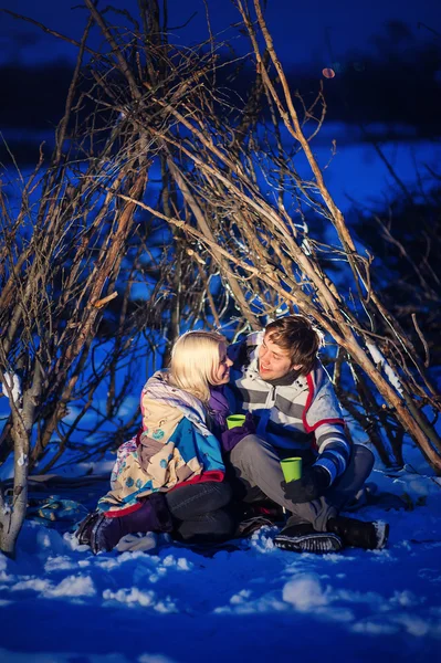 Amor invierno beber té caliente, café — Foto de Stock