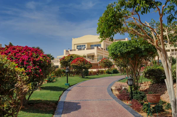 Hotel gebouw park, Sharm el Sheikh, Egypte — Stockfoto