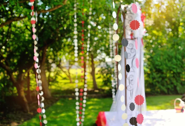 Wedding decorations garlands of paper sun day — Stock Photo, Image