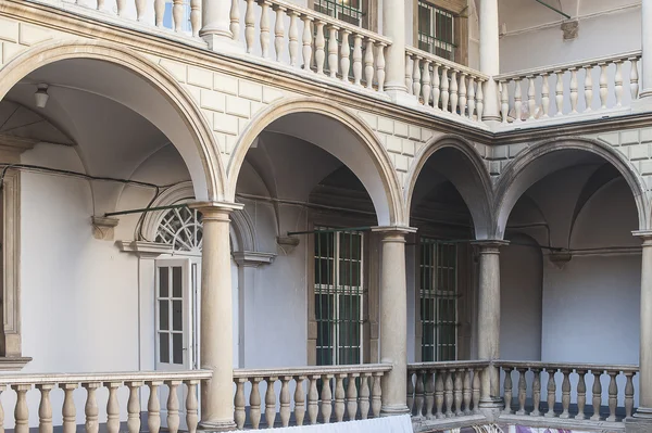 İtalyan tarzı, Lviv şehir mimari kemerler