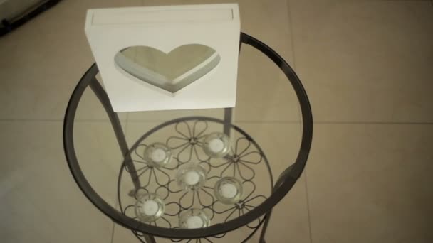 Bela decoração de casamento na mesa — Vídeo de Stock