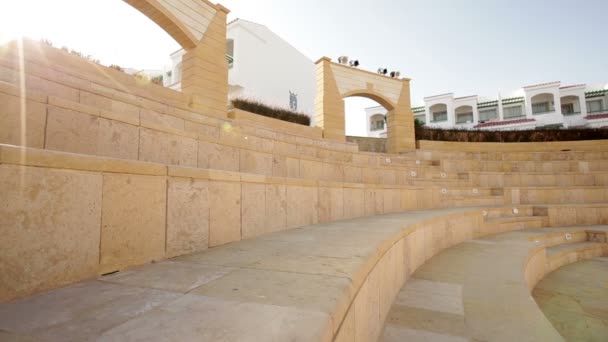 Amfiteater på territoriet av hotellet — Stockvideo