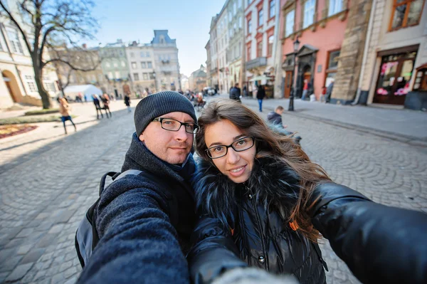 Siebie mężczyzn i kobiet w wielkim mieście — Zdjęcie stockowe