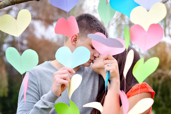 Lovers kiss on Valentine's Day — Stock Photo, Image