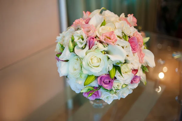 Gros plan sur le bouquet de mariage — Photo