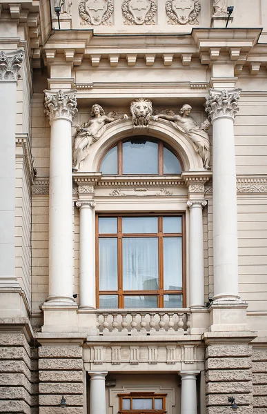 Architectural window with columns and moldings barilefom — Stock Photo, Image