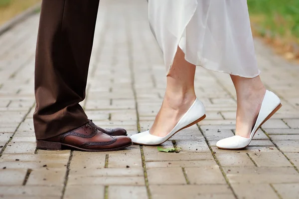 Shoes the bride and groom dance — Stock Photo, Image