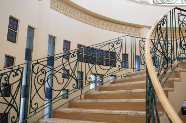 Taş merdiven otelin topraklarında