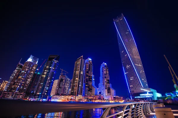 Night view of the skyscrapers in Dubai. — Stock Photo, Image