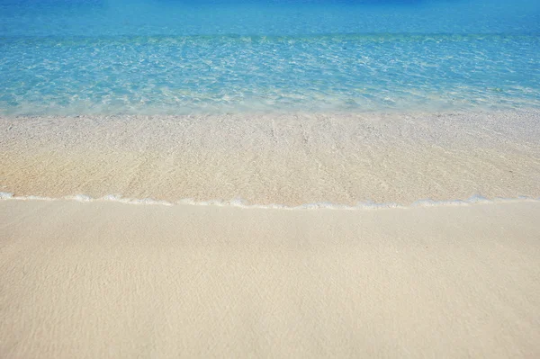 Hermosa playa de arena marina en Dubai con agua turquesa — Foto de Stock